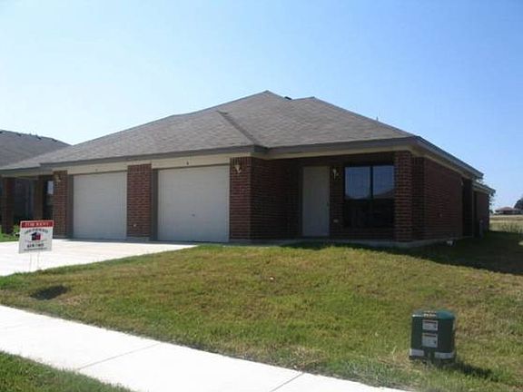 2nd image of 3002 Dannen Ct Unit B