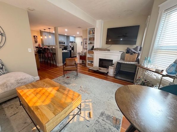 211 W 8th St #2