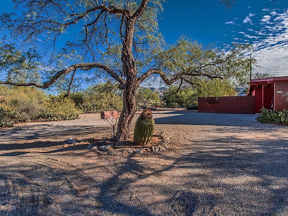 4th image of 6628 N Los Arboles Cir