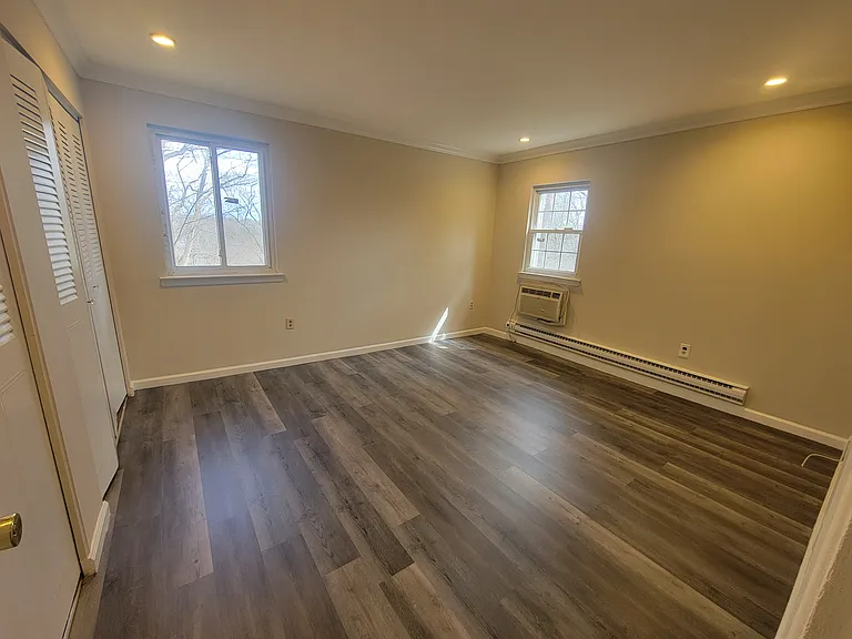 Master Bedroom pic#1