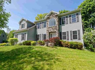 2484 Antonia Dr, Niskayuna, NY 12309
