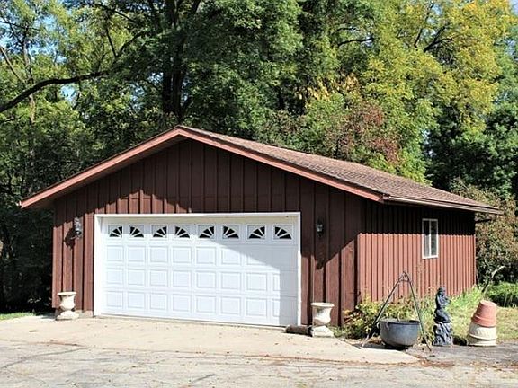 3rd image of 16875 Tanglewild Dr