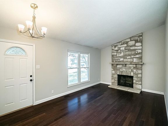 2nd image of 1954 Rule Ave