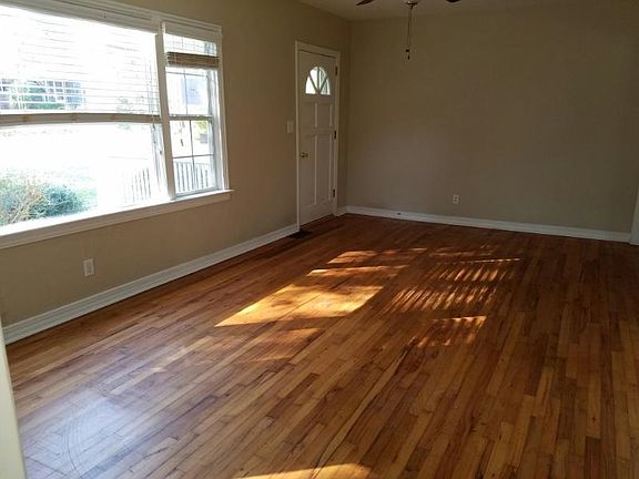 4th image of 1121 Carrin Dr