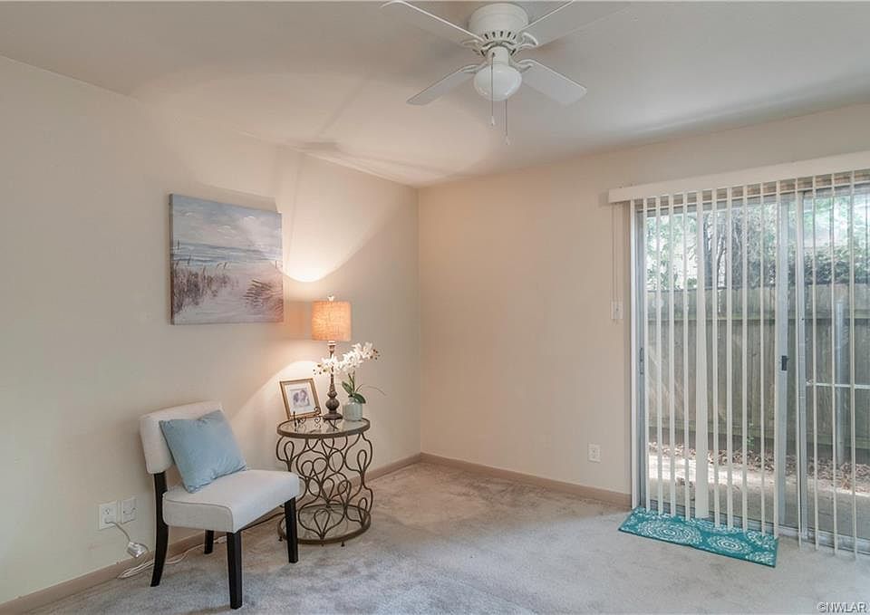 1st image of 3820 Fairfield Ave #63