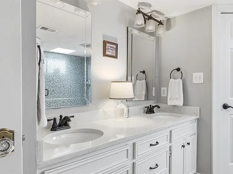1507 Wethersfield Rd — Photo 24
