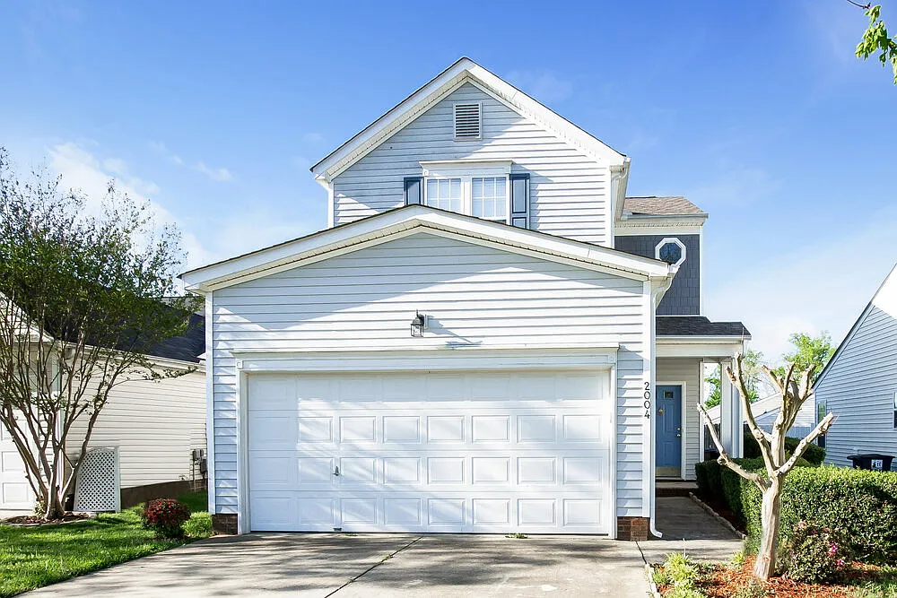 3 bed, 2.5 bath, 1248 sqft, $2,610 — Photo 1