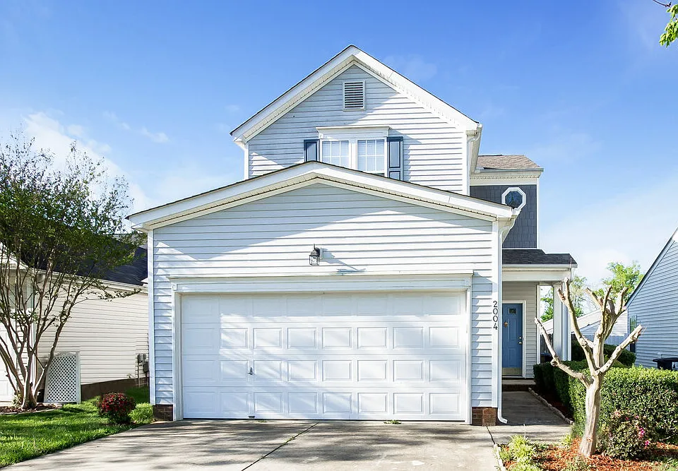 2004 Salmon River Dr