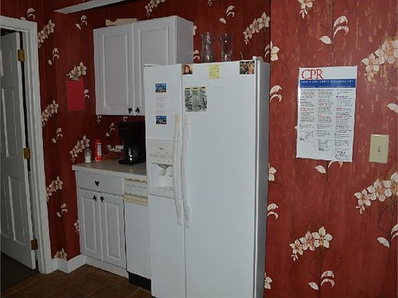 5th image of 2999 S Pine St