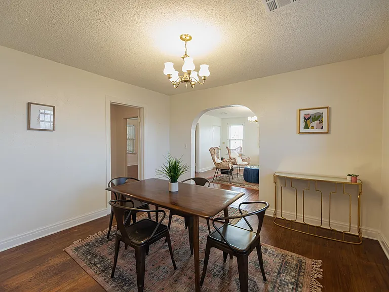 2442 N Jordan Ave — Photo 9