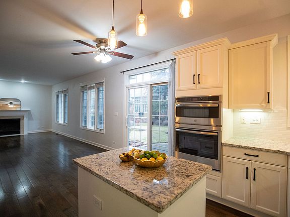 4th image of 1827 Waterbury Cir