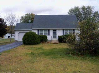 74 Pachaug River Dr, Griswold, CT 06351