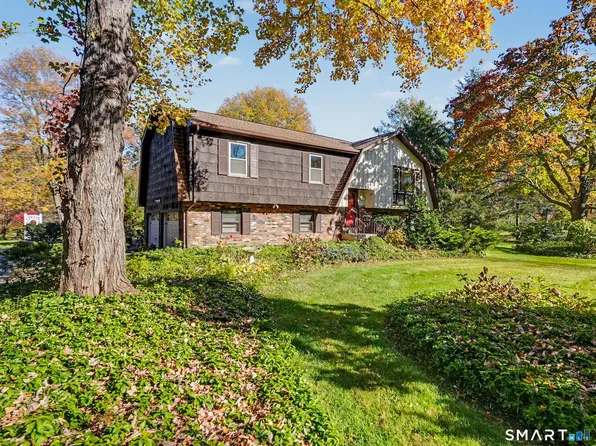 22 Wendover Road, Newtown, CT 06470