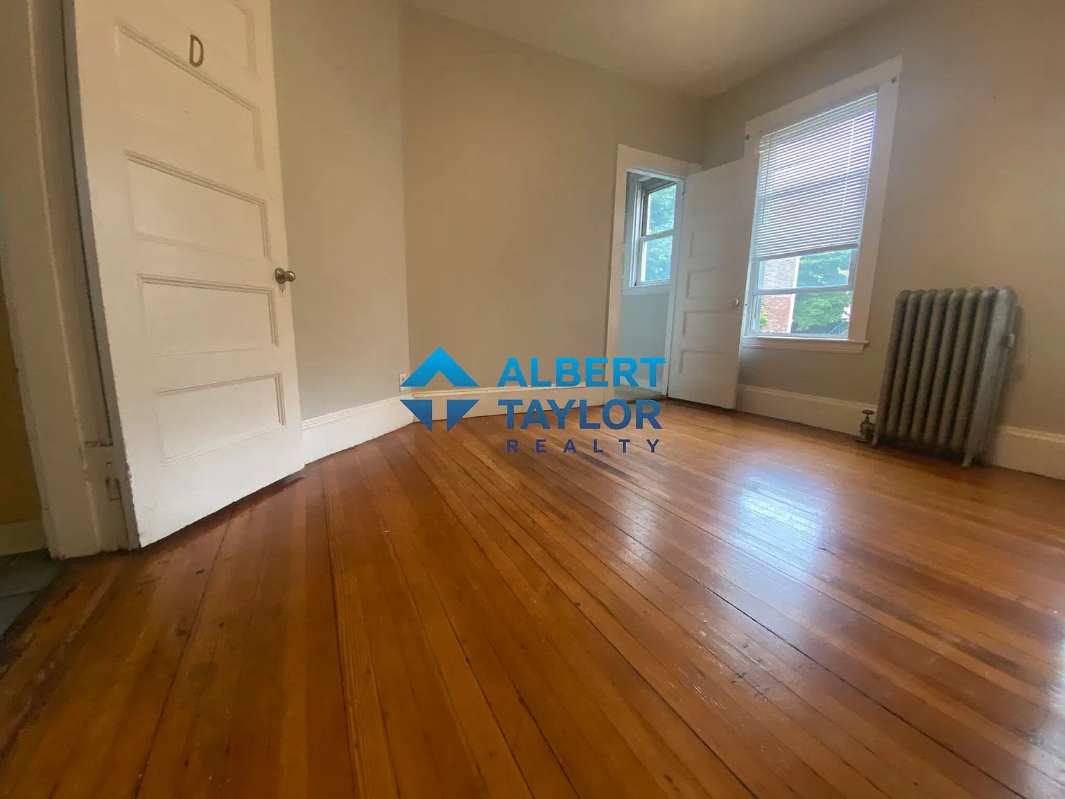 4 bed, 9999 sqft, $6,600 — Photo 2