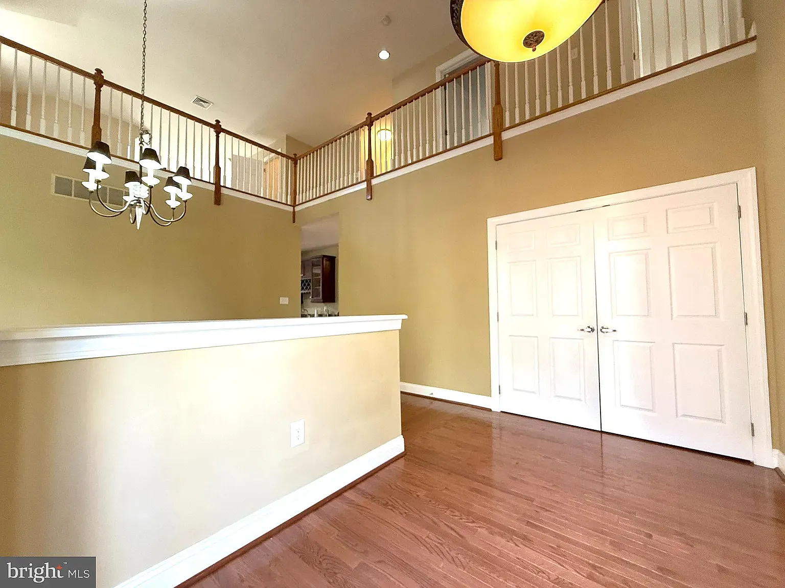 8 Collins Mill Ct — Photo 3
