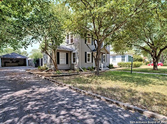 2nd image of 218 Thorain Blvd