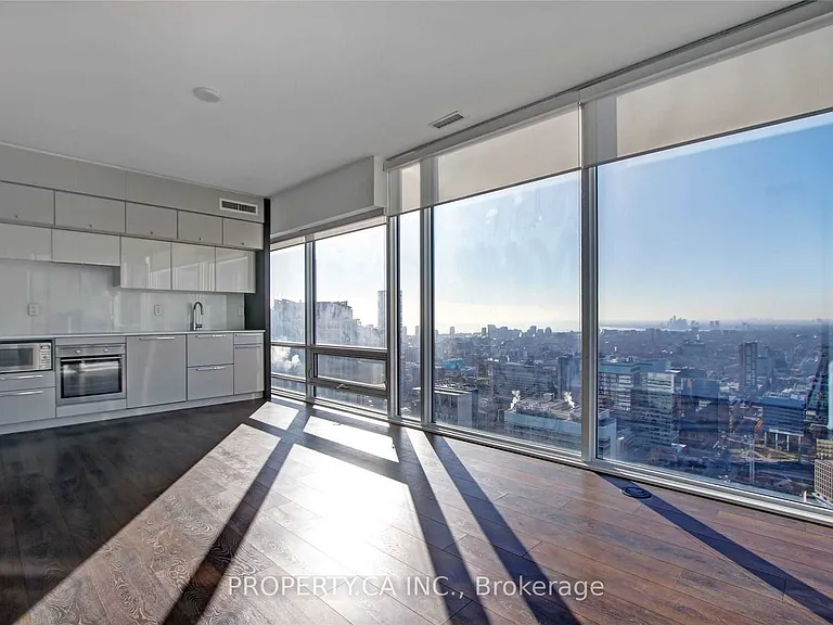 15 Grenville St #4704 — Photo 17