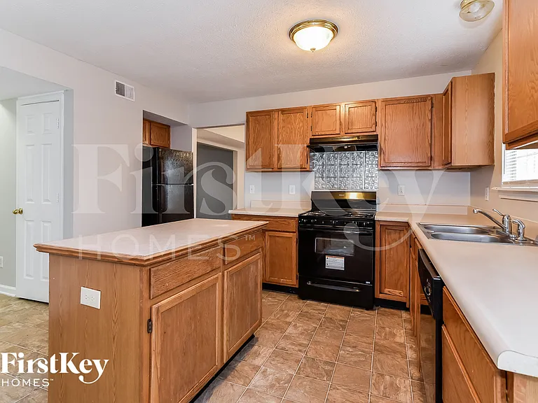 1116 Fontana Ct — Photo 7