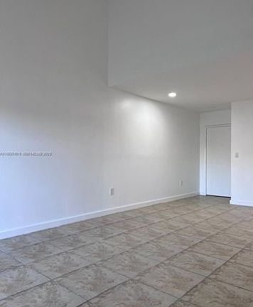 4th image of D212-9711 Fontainebleau Blvd #D212