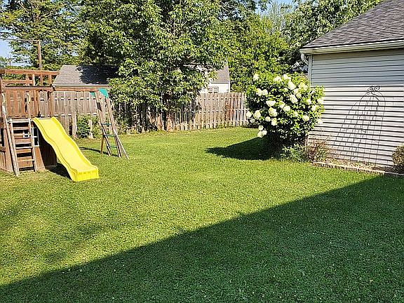 3rd image of 3522 Oxford Dr