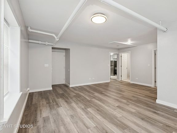 5th image of 1052 W Catalpa Ave #G