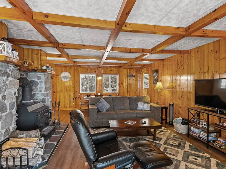 858 S Shore Rd — Photo 4