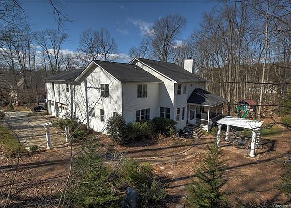 2nd image of 143 Oasis Dr