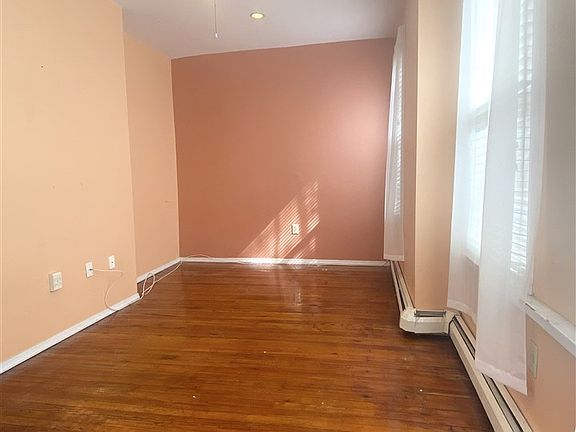 4th image of 229 Brunswick St APT 2