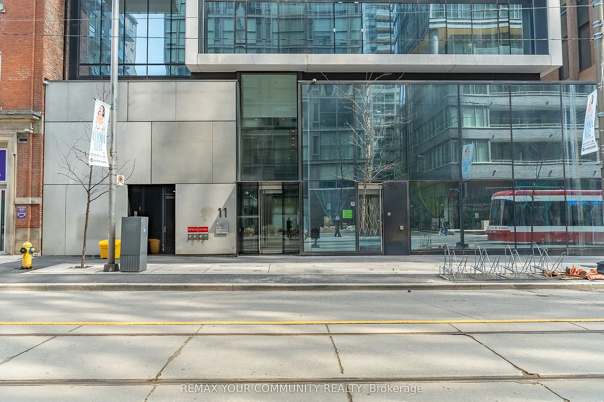 Photo 1 of 37 - 11 Charlotte St #204 - Toronto, ON Primary Photo - 11 Charlotte St #204