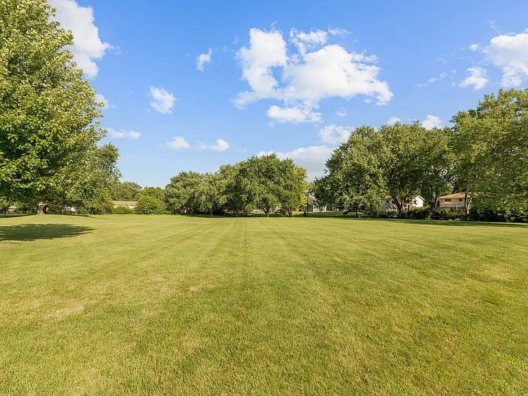 117 Cotuit Ct — Photo 16