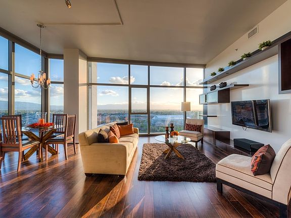 Living rm w/ sunset over SAP