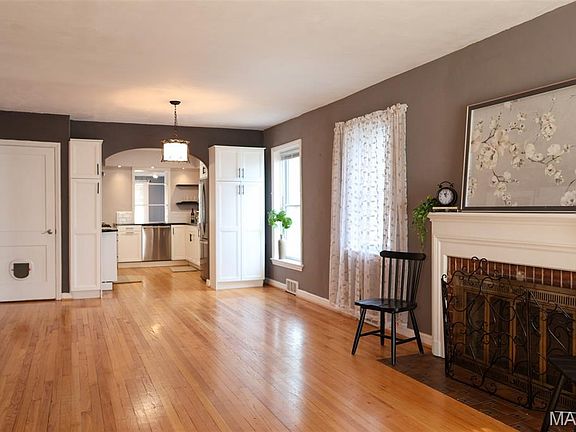 2nd image of 8829 Bridgeport Ave