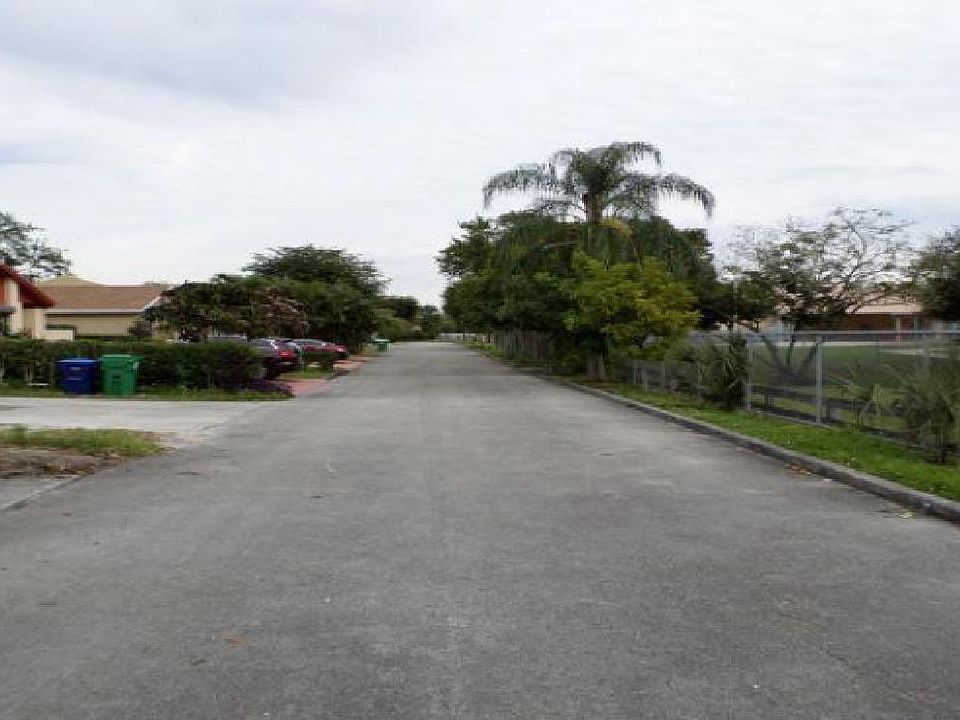 2nd image of 5327 NW 195th Ter