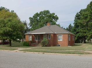 229 S Park Ave, Pretty Prairie, KS 67570