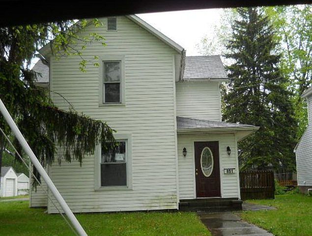 1st image of 891 E Church St