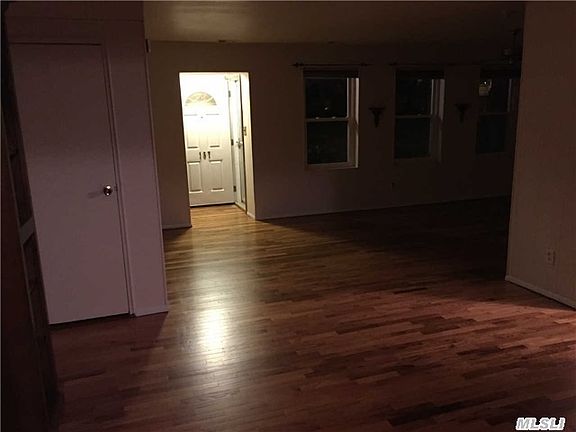 5th image of 157 Artist Lake Dr