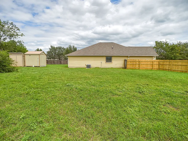 1320 Fern Ct — Photo 23