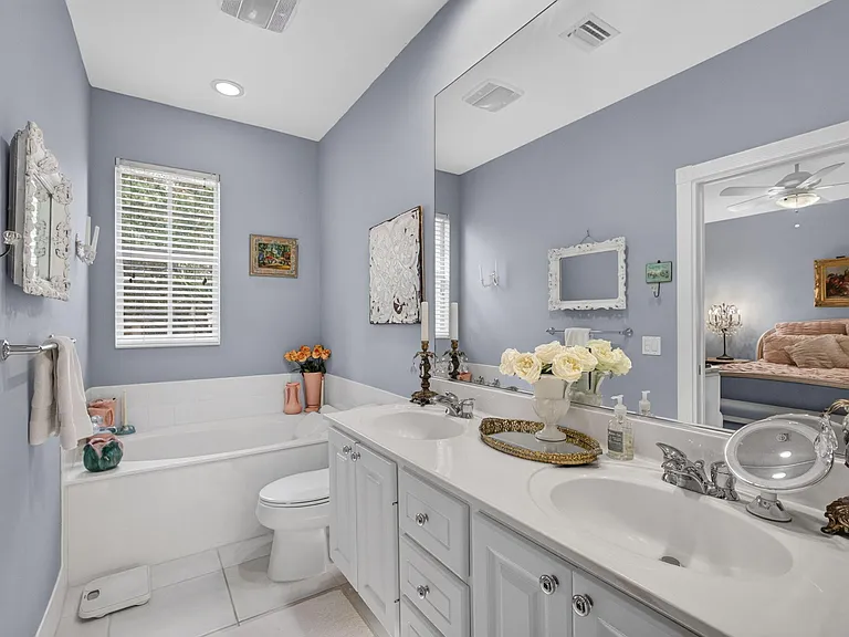 213 Barcelona Dr — Photo 42