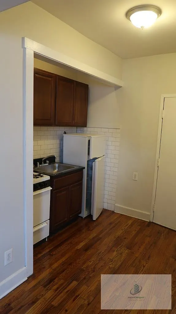 Studio, 1.0 bath, 500 sqft, $1,300 — Photo 1