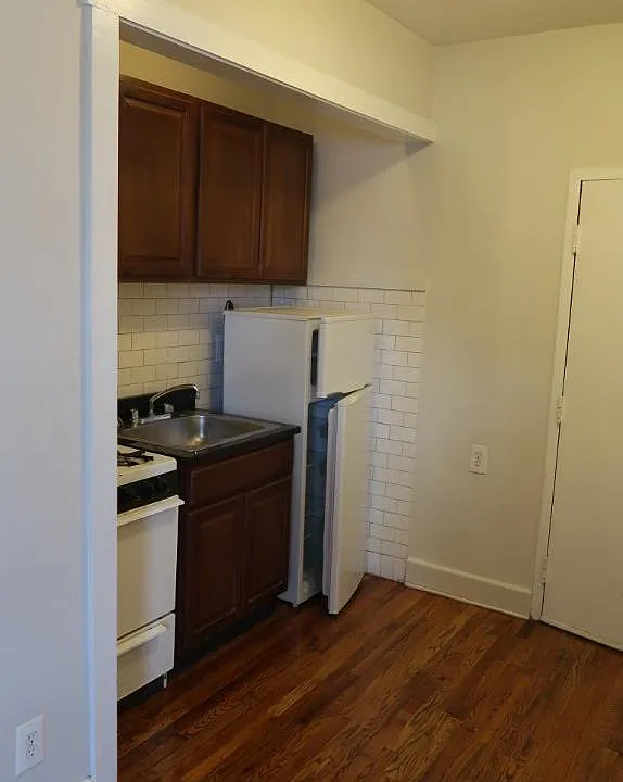 4915-19 W Belle Plaine Ave #4915-C