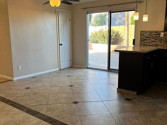 4th image of 7698 Kiwi St