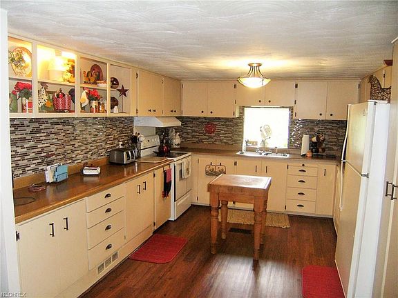 4th image of 62319 N Westover Ln