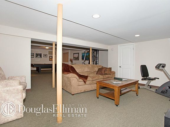 5th image of 39 Wagon Wheel Ln