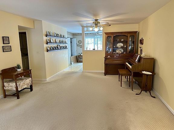 5th image of 872 Victoria Dr #0