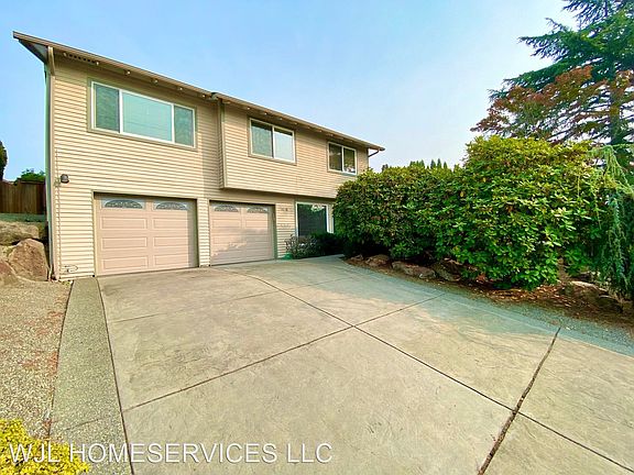 2nd image of 1818 121st Ave SE