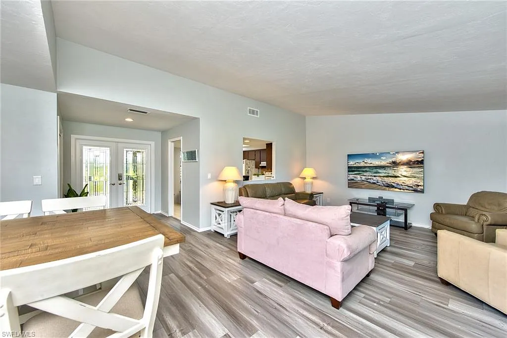 2 bed, 2.0 bath, 1222 sqft, $2,350 — Photo 1