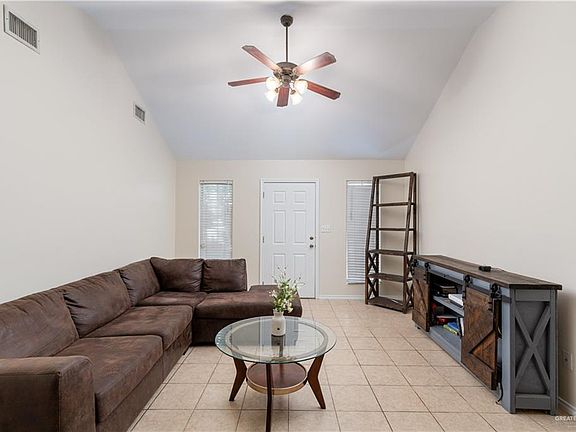 3rd image of 5211 Plumeria Cir