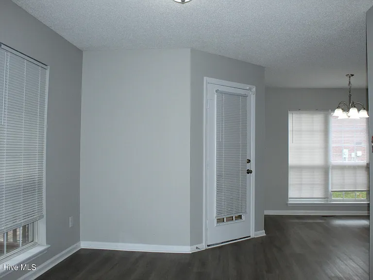 2514 Winterville Dr — Photo 10
