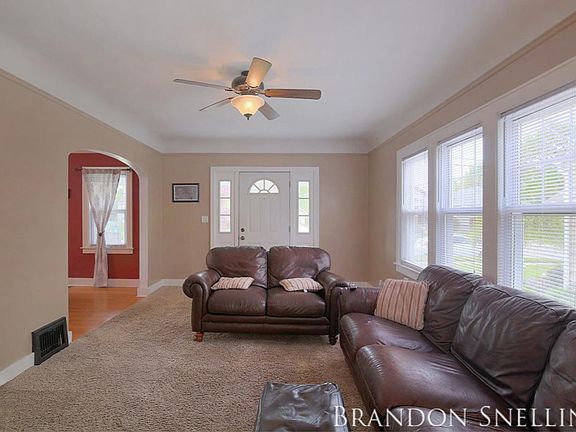 5th image of 1023 Beechwood St NE Unit Ne