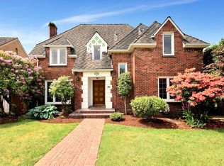 2363 W Viewmont Way W, Seattle, WA 98199